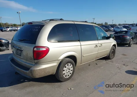 2005 Chrysler Town & Country Lx z USA, uszkodzony, nr VIN 2C4GP44R55R138365